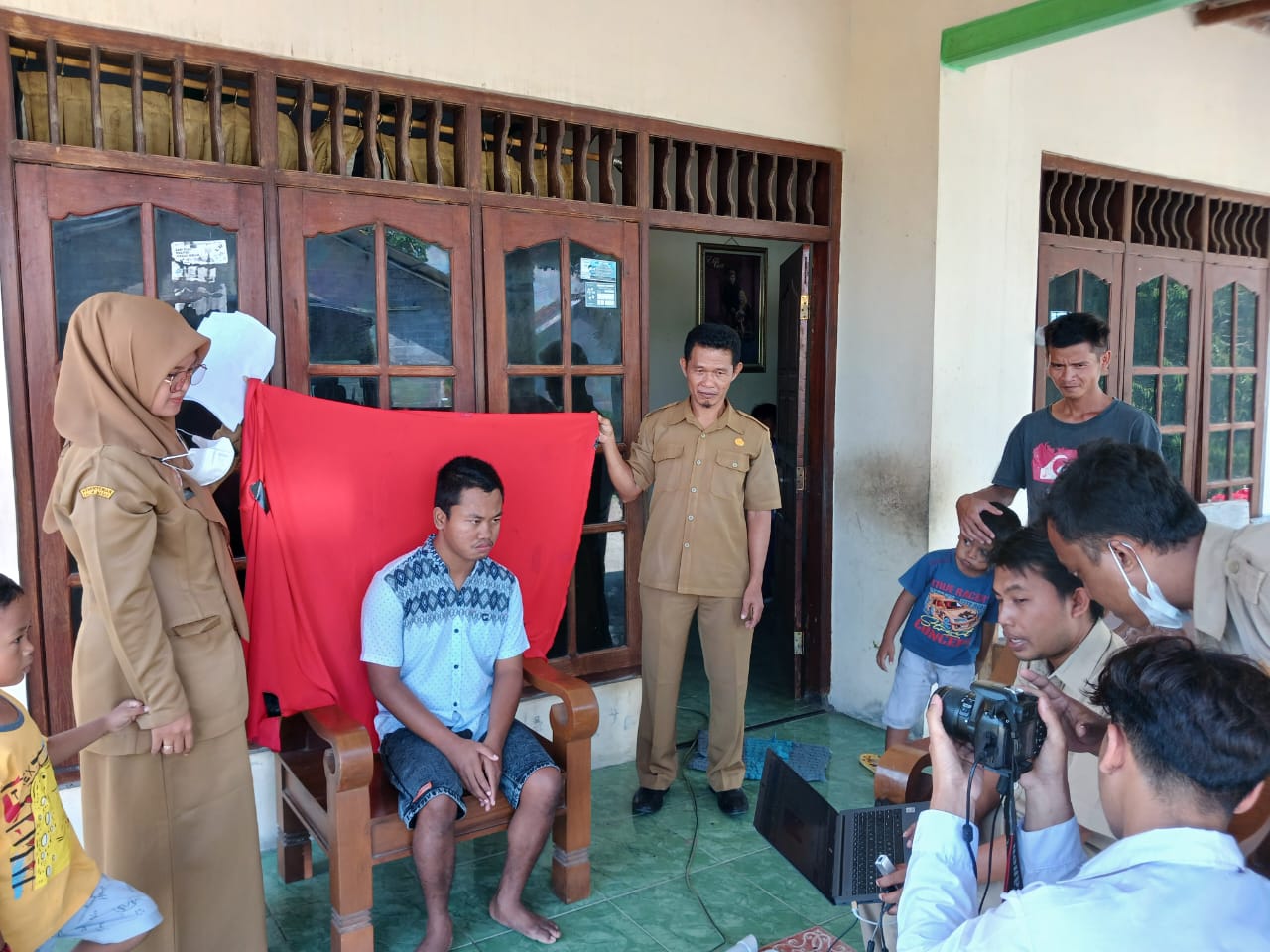 Pelayanan Jemput Bola Perekaman KTP-El bagi Lansia dan Disabilitas